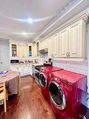 Rented by Mae Equities | media 3