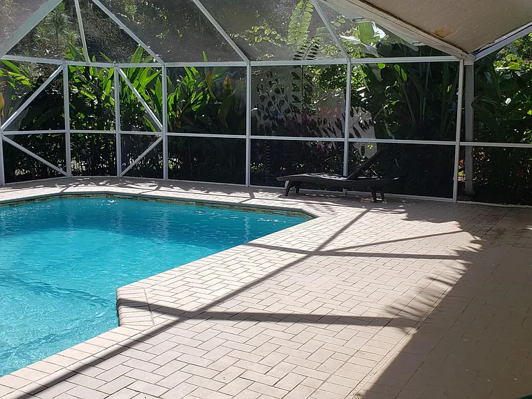 1350 Longlea Ter — Photo 48