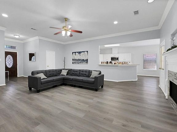 3rd image of 8154 Log Hollow Dr