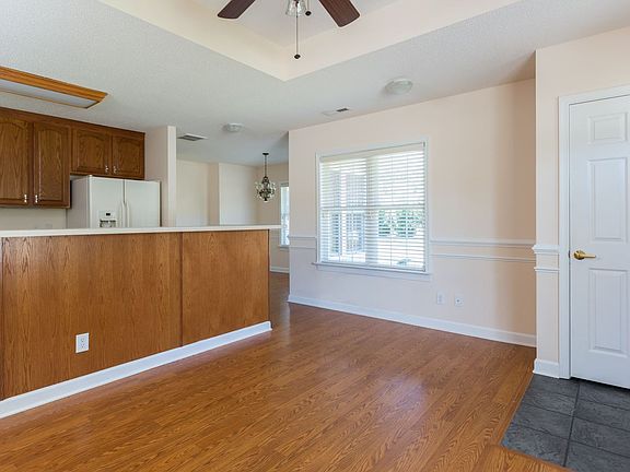 3rd image of 2111 Secrist Ln