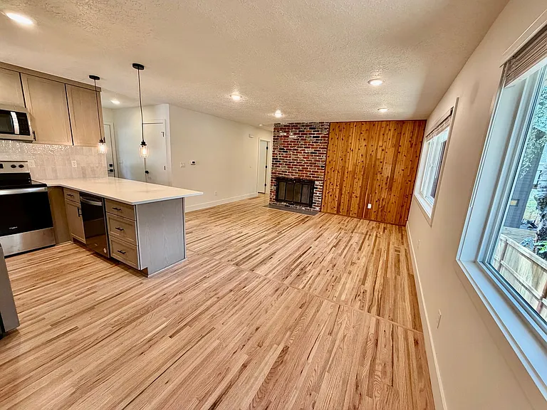 7407 SW 36th Ave — Photo 7