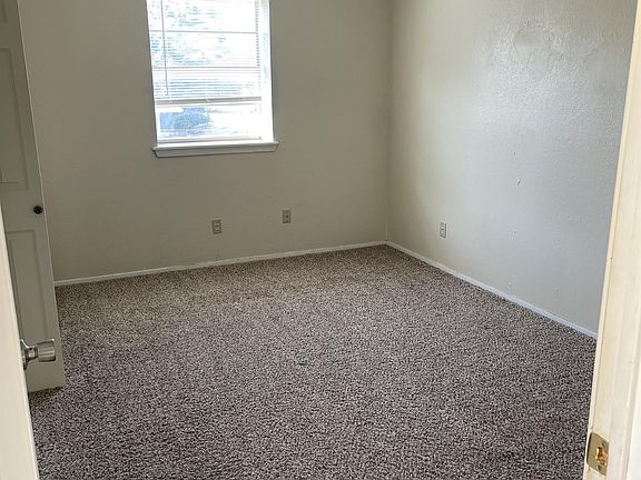 4th image of 2425 S 28th St #1