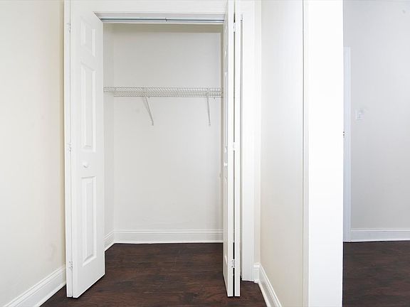 4th image of 3345-47 N Marshfield Ave #3345-106