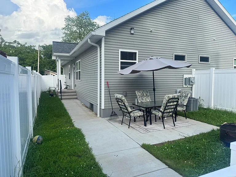 1229 Culver Dr — Photo 2