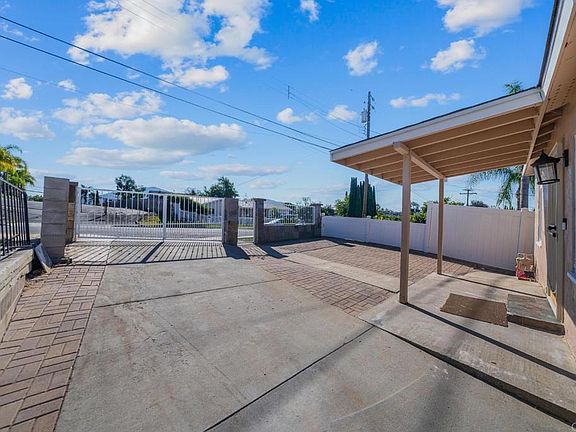 3rd image of 724 Felicita Ave