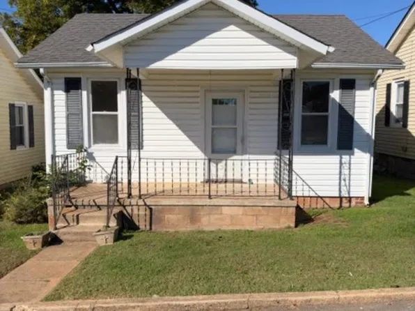 114 Lee St, Appomattox, VA 24522