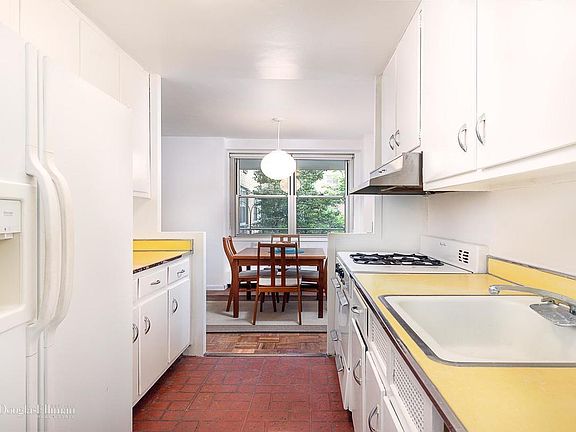 4th image of 303 W 66th St APT 2GW