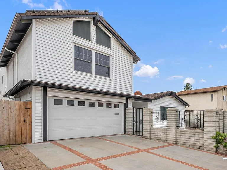 8629 Stanwell St — Photo 4