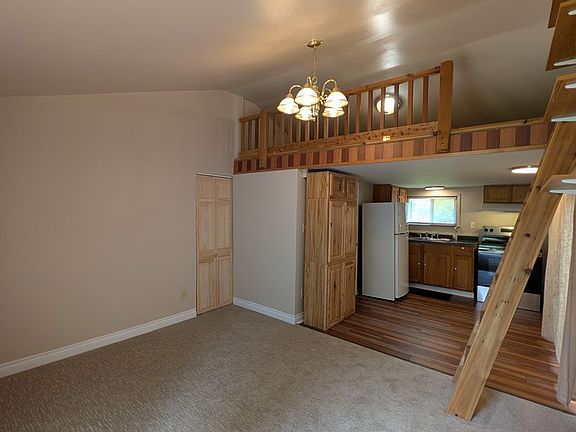 3rd image of 6491 SE Mile Hill Dr