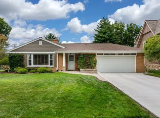 522 S Emerson St, Mount Prospect, IL 60056