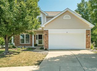 3 Compass Pointe Ct, Saint Louis, MO 63129