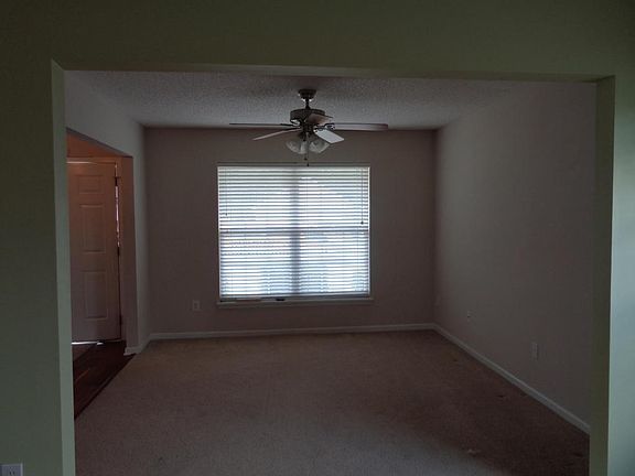 5th image of 212 Savannah River Dr