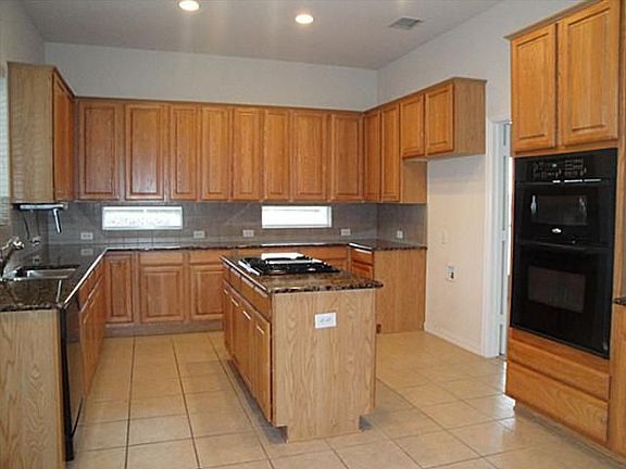 5th image of 1319 Cadbury Ln