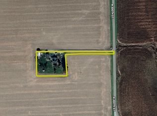 5757 N 300th St, Casey, IL 62420