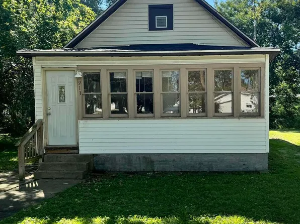 913 N Chestnut St, Kewanee, IL 61443