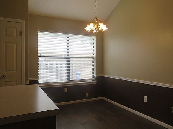 5th image of 908 Saratoga Ln