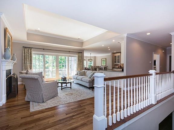 5th image of 49 Chittenden Ln