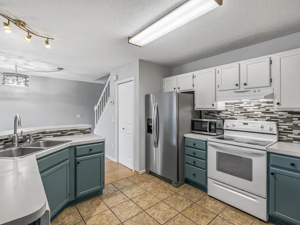9906 Fillmore St NE, Blaine, MN 55434