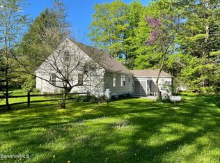 5 Grant Ln, Great Barrington, MA 01230