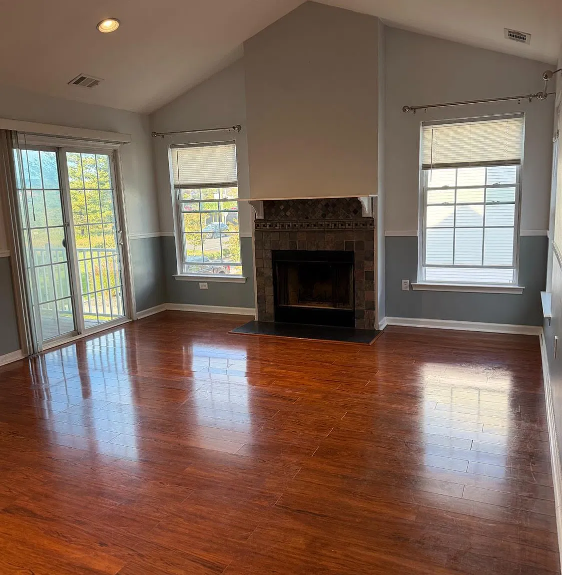 2 bed, 2.0 bath, $2,700 — Photo 4