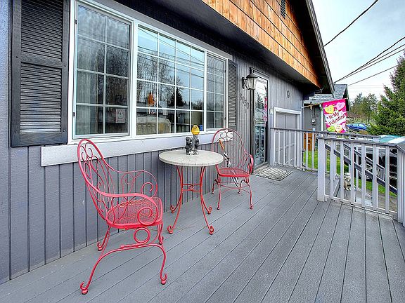2nd image of 8030 S Sheridan Ave