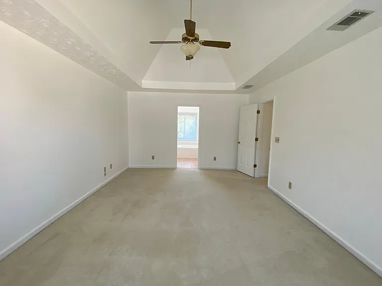 3013 Eglantine Ct — Photo 15
