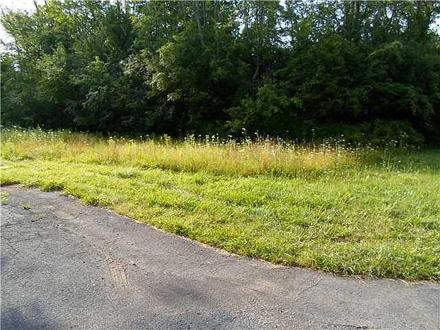 2nd image of 1419 Glen Avon Rd