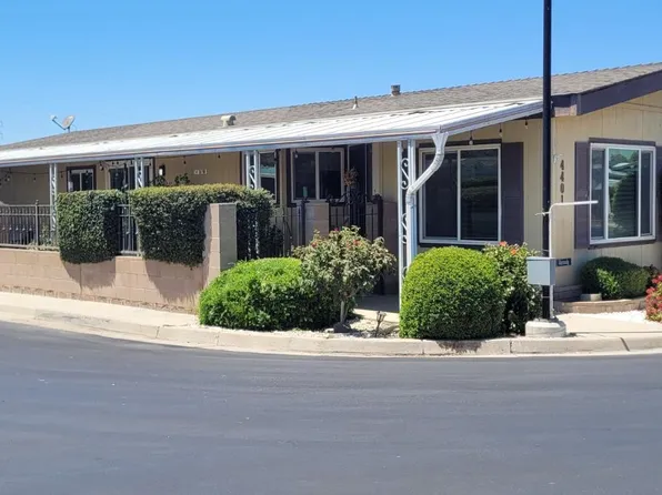 4401 Camelot Pl, Bakersfield, CA 93301