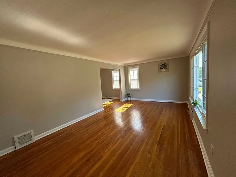 4854 Edsal Dr — Photo 33
