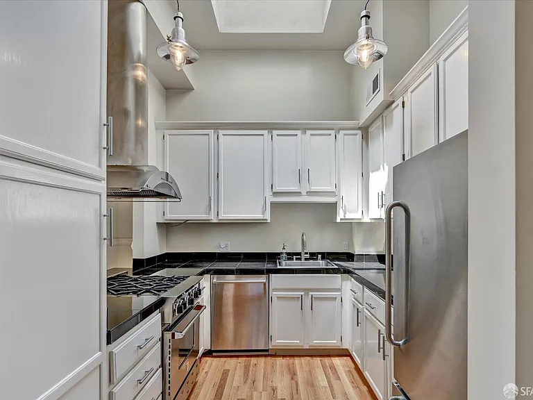 656 Hayes St — Photo 27