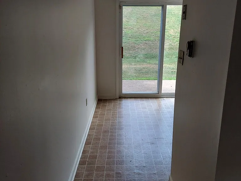 4 Country Meadow Ln — Photo 3
