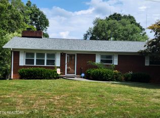 1332 Fieldwood Dr, Knoxville, TN 37918