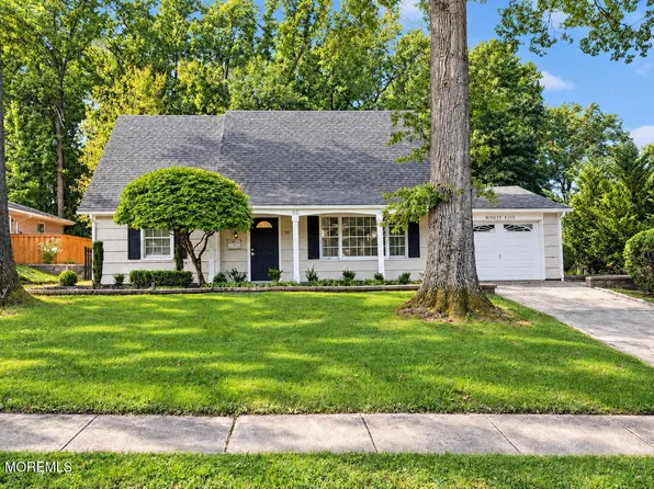 95 Warren Drive, Aberdeen, NJ 07747
