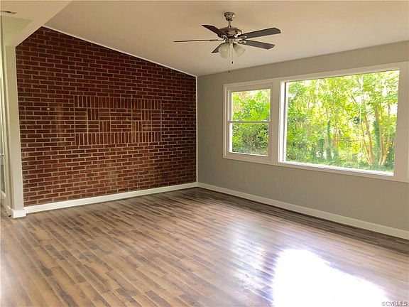 2nd image of 3102 Manor Dr