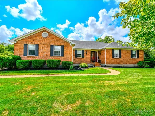 2750 Country Squire Dr, New Carlisle, OH 45344