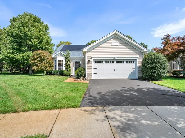 571 Carlisle Ln, Galloway, NJ 08205