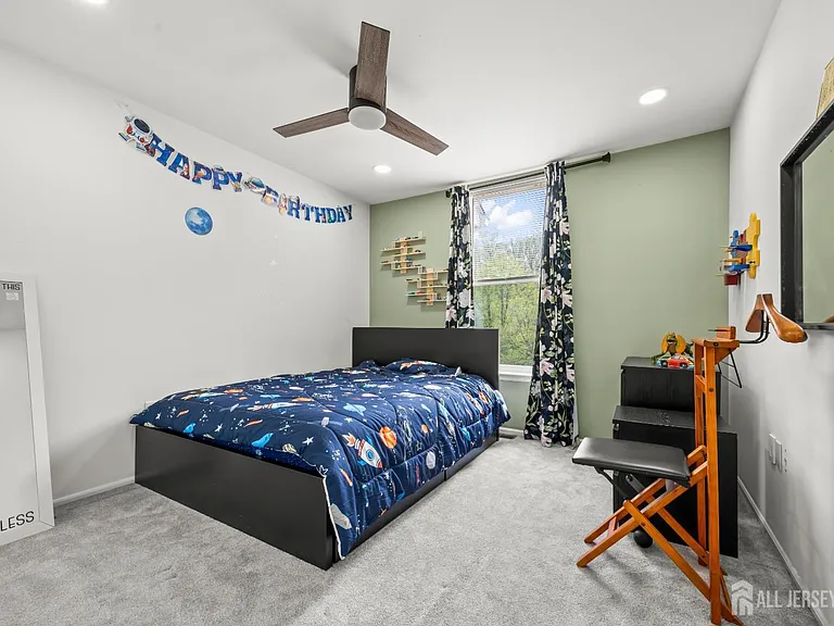 17 Parkside Dr — Photo 18