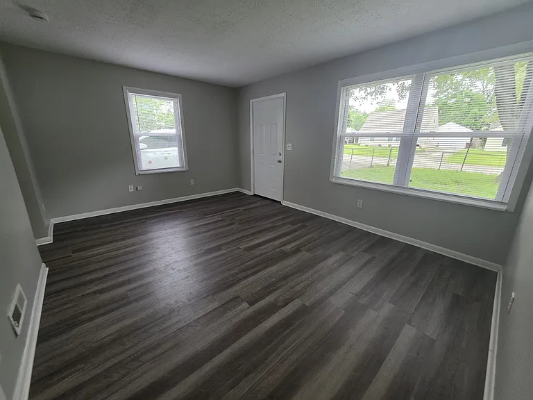 3028 Woodland Ave — Photo 4