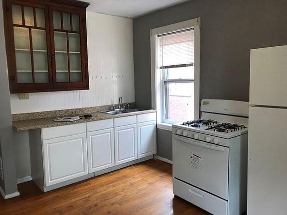 3rd image of 3839 Dunnica Ave #2FL
