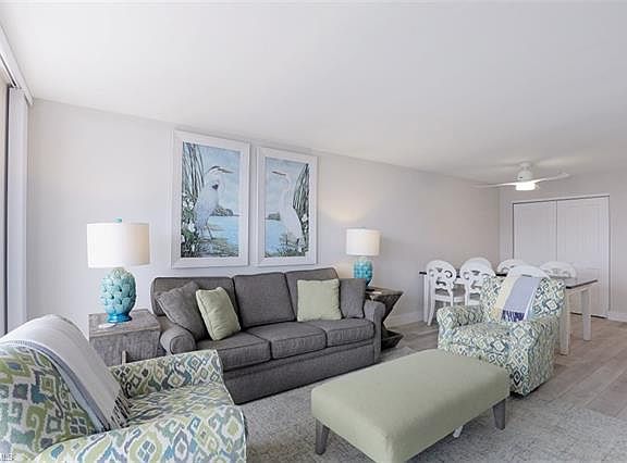 4th image of 380 Seaview Ct APT 1709