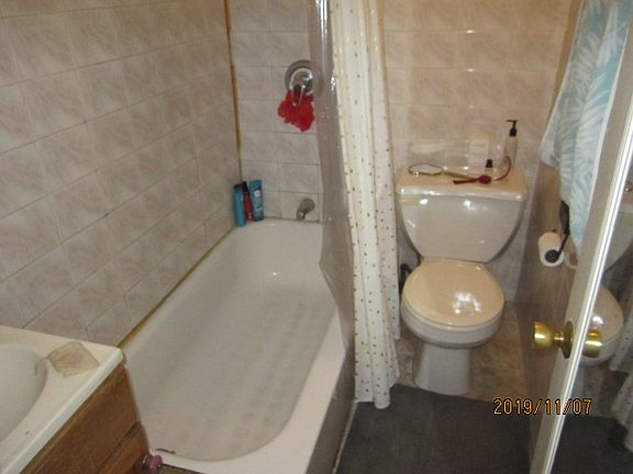 5th image of 131 Montrose Ave APT 1F