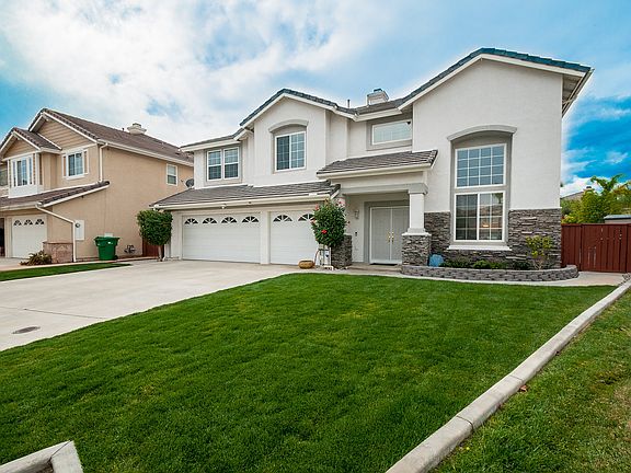 2nd image of 39645 Bayonne Pl