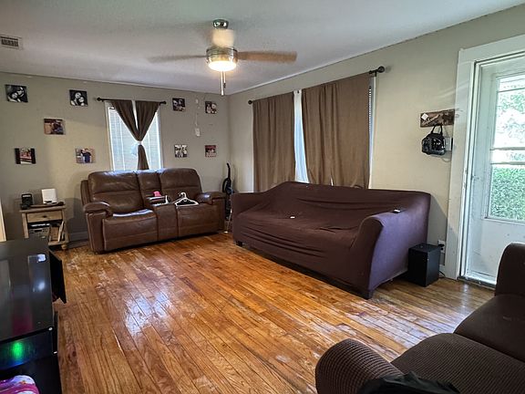 5th image of 915 N Mesa St