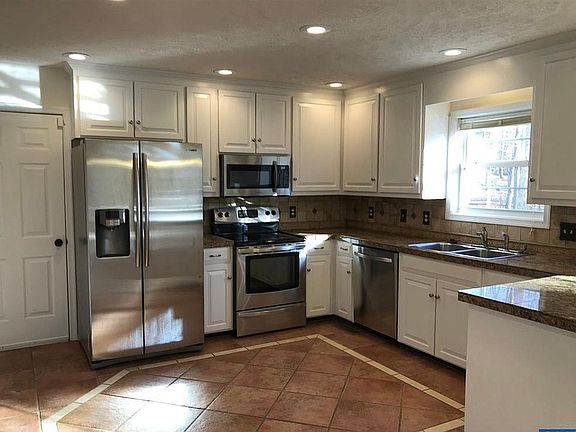 3rd image of 614 Jefferson Dr