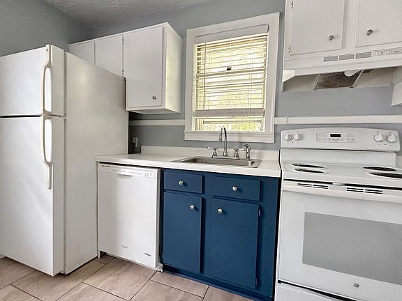 5th image of 1740 N Parkway