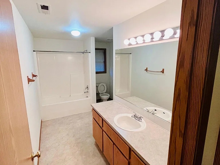 17210 NE 27th Way — Photo 13