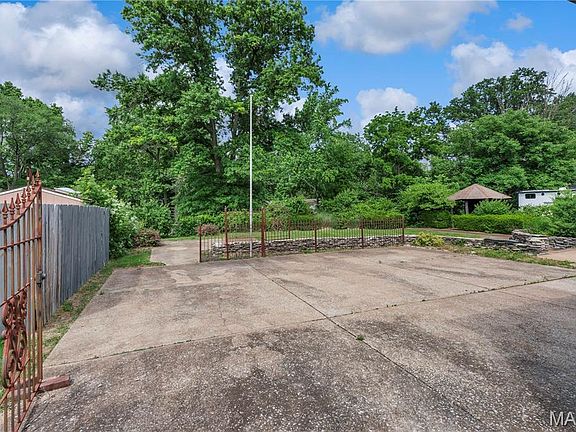 4th image of 1542 Langholm Dr