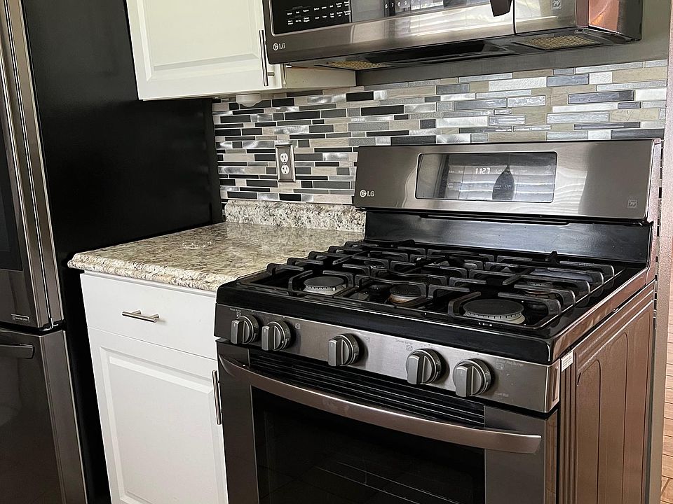 2nd image of 602 Brittany Ct