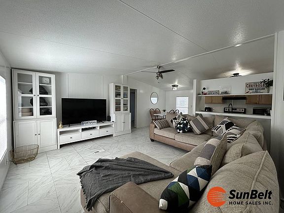 2nd image of 3920 SW 30th St Unit C-28