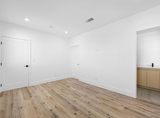 14523 1/2 Weddington St, Van Nuys, CA 91411